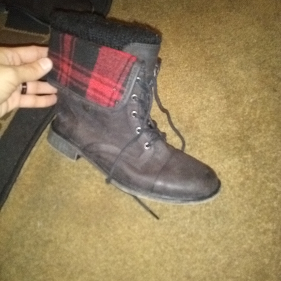 Boots/Booties - Picture 2 of 3